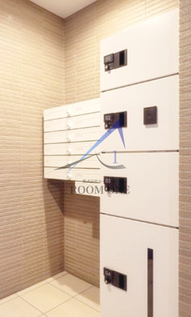 サフィールのその他共用部分|集合ポストと宅配ボックスです。