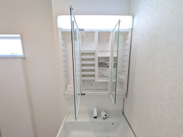東海村亀下　第1　新築戸建て　2号棟の独立洗面台