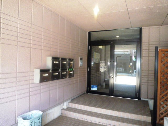 グリーンヒルズ柿の木坂のエントランス