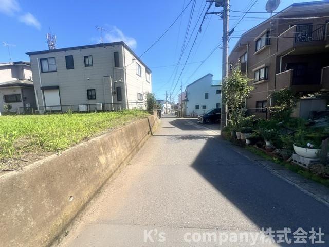 高座郡寒川町岡田4丁目　売地　区画2　の前面道路含む現地写真|前面道路の様子です◇