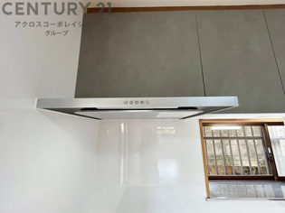 パワフルな吸引力で調理中の臭気等をしっかり処理してくれ、室内を快適に保ってくれます。