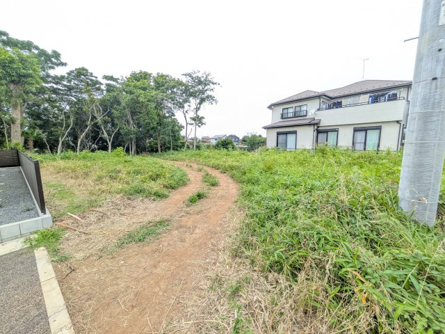 取手市駒場　5期　売地　1号地の前面道路含む現地写真