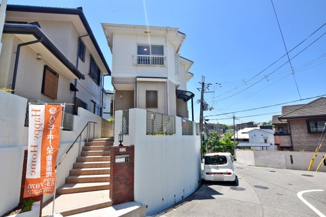 西宮市新甲陽町中古戸建│3SDK+駐車1台可（堀込車庫）