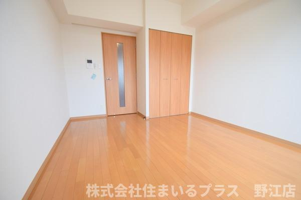 エス・キュート城東中央の洋室