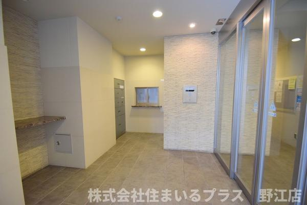 エス・キュート城東中央のエントランス