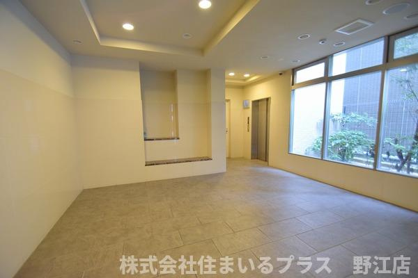 エス・キュート城東中央のロビー