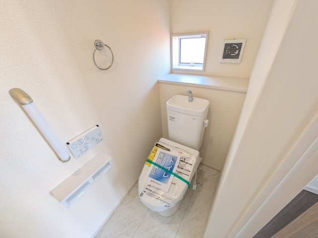 水戸市赤塚　1丁目　新築戸建て　1号棟のトイレ|高い節水性能で、水道代を大幅にカット。環境とお財布に優しく、家計をしっかりサポートします。
