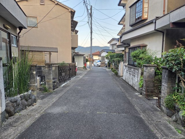 【前面道路含む現地写真】 | 山科区上花山講田町　中古戸建