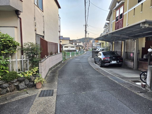 【前面道路含む現地写真】 | 山科区上花山講田町　中古戸建