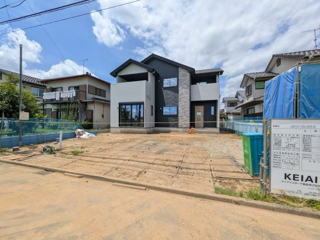 つくばみらい市谷井田　10期　新築戸建ての前面道路含む現地写真|現地完成済で建物や駐車場、お庭も全てご覧いただけます。
陽当たりや敷地の広さをご確認できます！
本日のご見学も可能です♪
お気軽にお電話またはお問い合わせください。