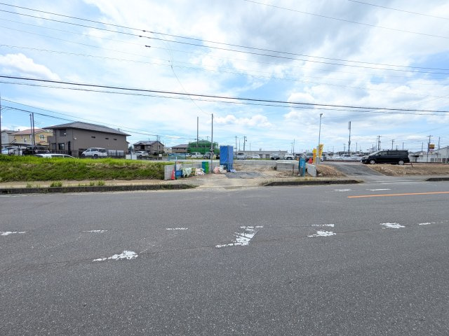 取手市藤代南　3期　新築戸建て　1号棟の前面道路含む現地写真|陽当たりや敷地の広さをご確認できます！
本日のご見学も可能です♪
お気軽にお電話またはお問い合わせください。