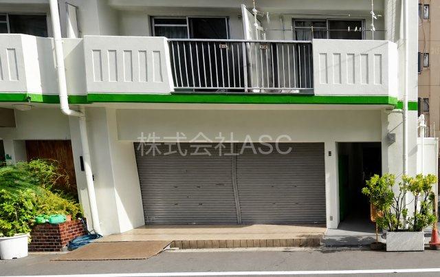 吉田ビル 貸店舗・事務所のエントランス