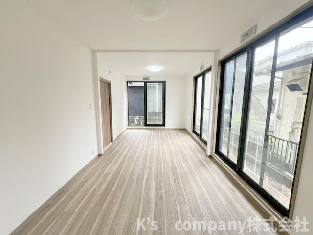 ◎高座郡寒川町倉見　中古戸建の居間・リビング|リビングスペース◇