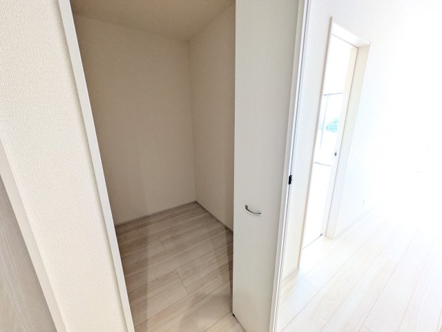 第1　常総市収納谷　新築戸建て　2号棟の収納
