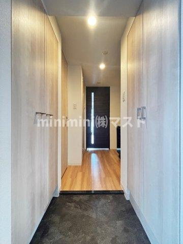 大阪市中央区瓦屋町２丁目の賃貸マンションの玄関