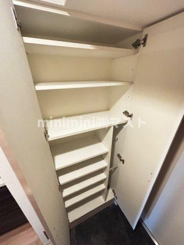 大阪市中央区瓦屋町２丁目の賃貸マンションの収納