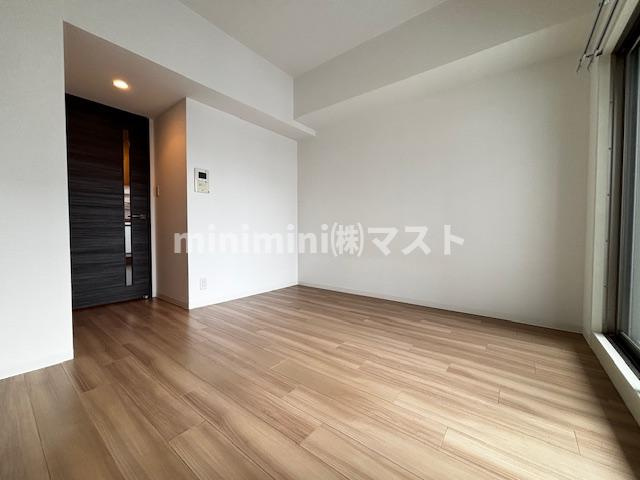 大阪市中央区瓦屋町２丁目の賃貸マンションの居間・リビング