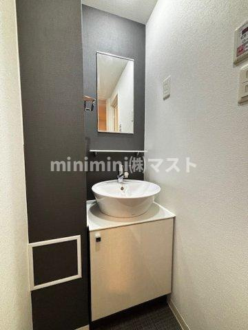 大阪市中央区瓦屋町２丁目の賃貸マンションの洗面所