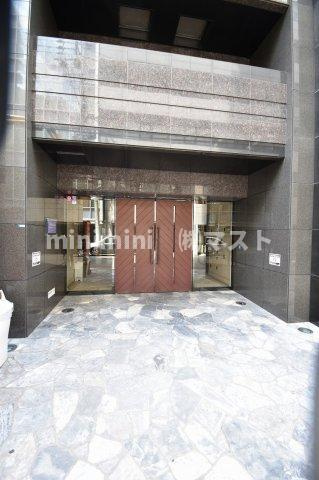 大阪市中央区徳井町２丁目の賃貸マンションのエントランス