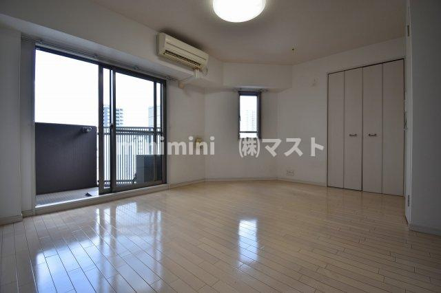 大阪市中央区徳井町２丁目の賃貸マンションの居間・リビング