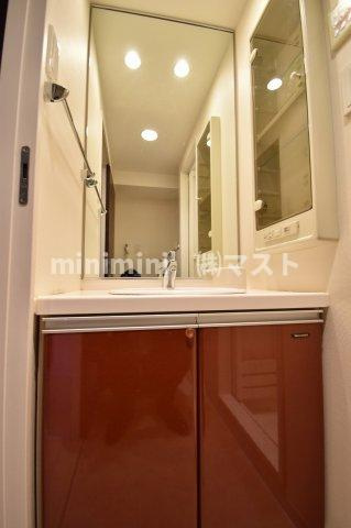 大阪市中央区徳井町２丁目の賃貸マンションの洗面所