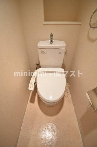 大阪市中央区徳井町２丁目の賃貸マンションのトイレ