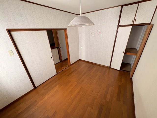 富雄北1丁目貸家の洋室