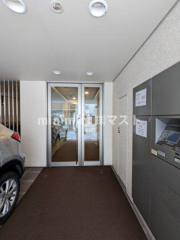 大阪市西区九条２丁目の賃貸マンションのエントランス