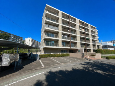 【外観】 | ライオンズマンション青葉台 | ◆その邸が魅せる、気品・上質・重厚感・極細やかさ、そのすべては訪れた者に安らぎと品性を与える特別な空間です。ここに住むからこそ意味がある。すべての（始まり）をここから迎えます。