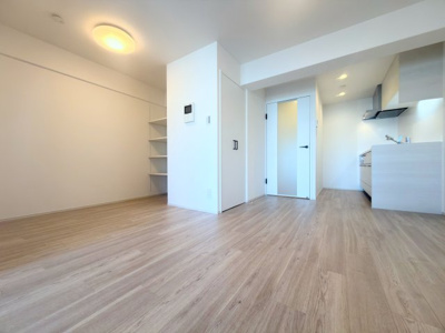 【居間・リビング】 | ライオンズマンション青葉台 | ◆リフォーム済みでのお引渡しなので、即ご入居可能です。家具の配置や色など決めやすくスムーズにお引越しできます。
