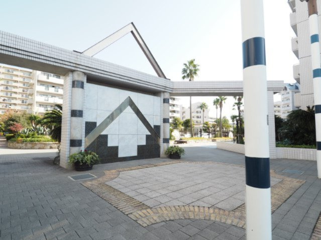 マンションの敷地内
