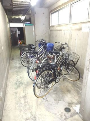 トウセン本町橋ビルのその他共用部分|トウセン本町橋ビル　駐輪場