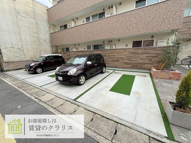 カーサ・パレルモの駐車場