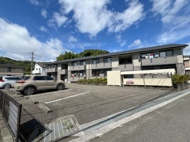 ドルフ東久万の外観