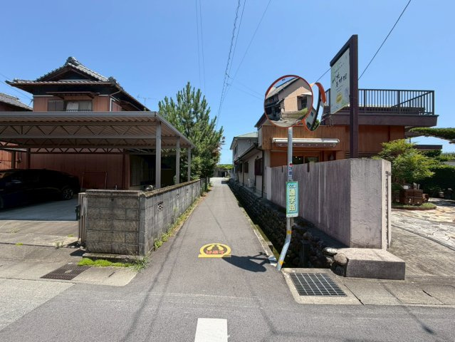 【前面道路含む現地写真】の画像