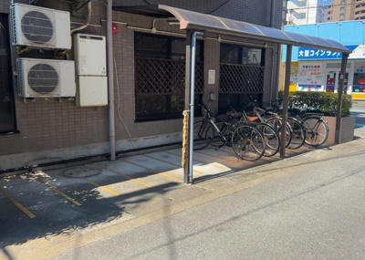 【駐輪場】 | レサージュ南橋本弐番館 | マンションの駐輪場は、事前に空きがあるか確認を取ると安心です。せっかく入居したのに駐輪スペースがない！なんてことになったら大変ですよね。そこで、内見時や購入前にはまず事前に確認しておくと良いでしょう。