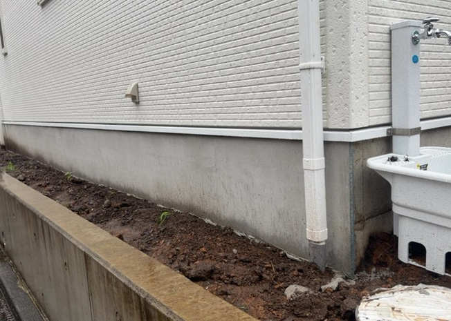 【設備】 | 敷地内には、散水栓や立水栓があります。水道水を直接利用できるため、水を運ぶ手間を省くことが出来ます。大量の水を必要とする洗車作業や清掃などに役立ちます。その他設備とあわせて、現地でご確認ください。