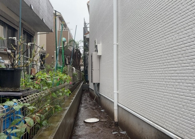 【地図】 | 上溝駅周辺はバスターミナルがあり、淵野辺、橋本、町田方面にも行けます。駅北側には市民プールや野球場を併設した横山公園があり、西側には老舗の飲食店や商店がございます。