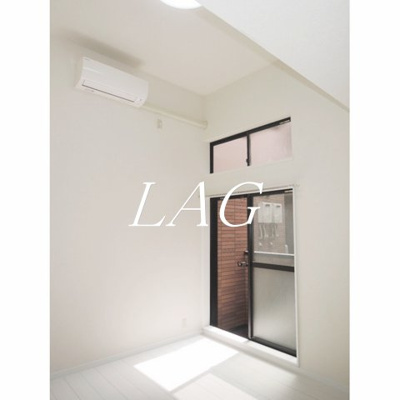 【居間・リビング】 | エメラルドⅡ | 洋室のお部屋です。