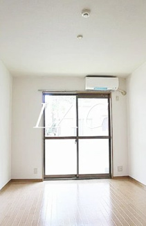 【居間・リビング】 | ヴィラ　アスカ | 洋室のお部屋です。