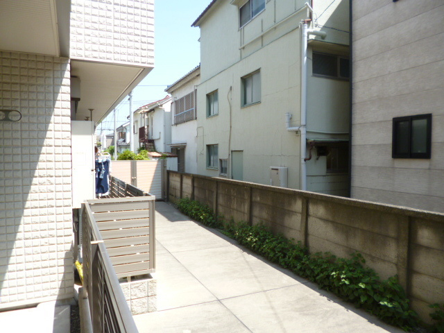 ソルクレスト大森の展望|テラス前は敷地内で人通りはありません