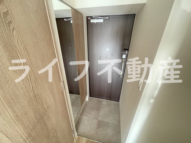 アドバンス大阪ストーリアの玄関|明るい玄関です
