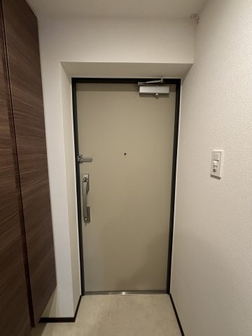 GENOVIA妙典の玄関