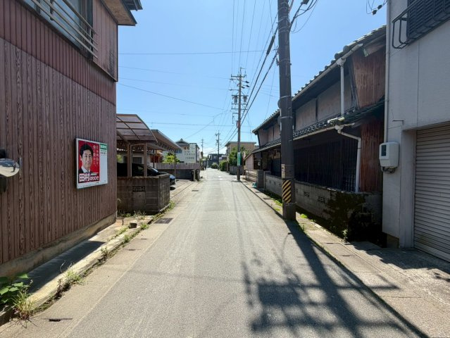 【前面道路含む現地写真】の画像