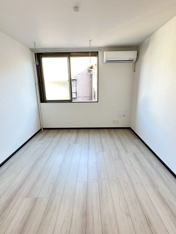 こちらのリビングで趣味の時間をお楽しみください