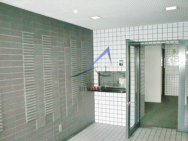 トップルーム新宿公園第２のエントランス|エントランスです。