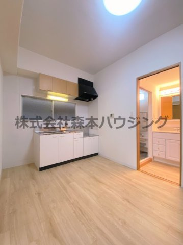 【居間・リビング】 | 　橋爪ビル | ゆったり過ごせる居間です