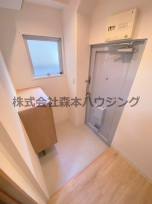 【玄関】 | 　橋爪ビル | 明るい玄関です