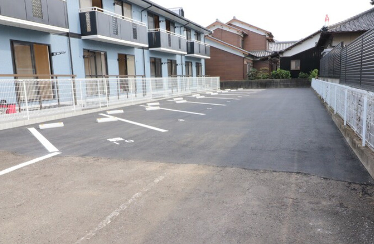 アスール三佐の駐車場