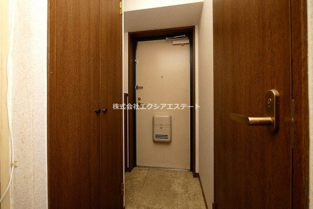 クラウンハイム夕陽丘の玄関